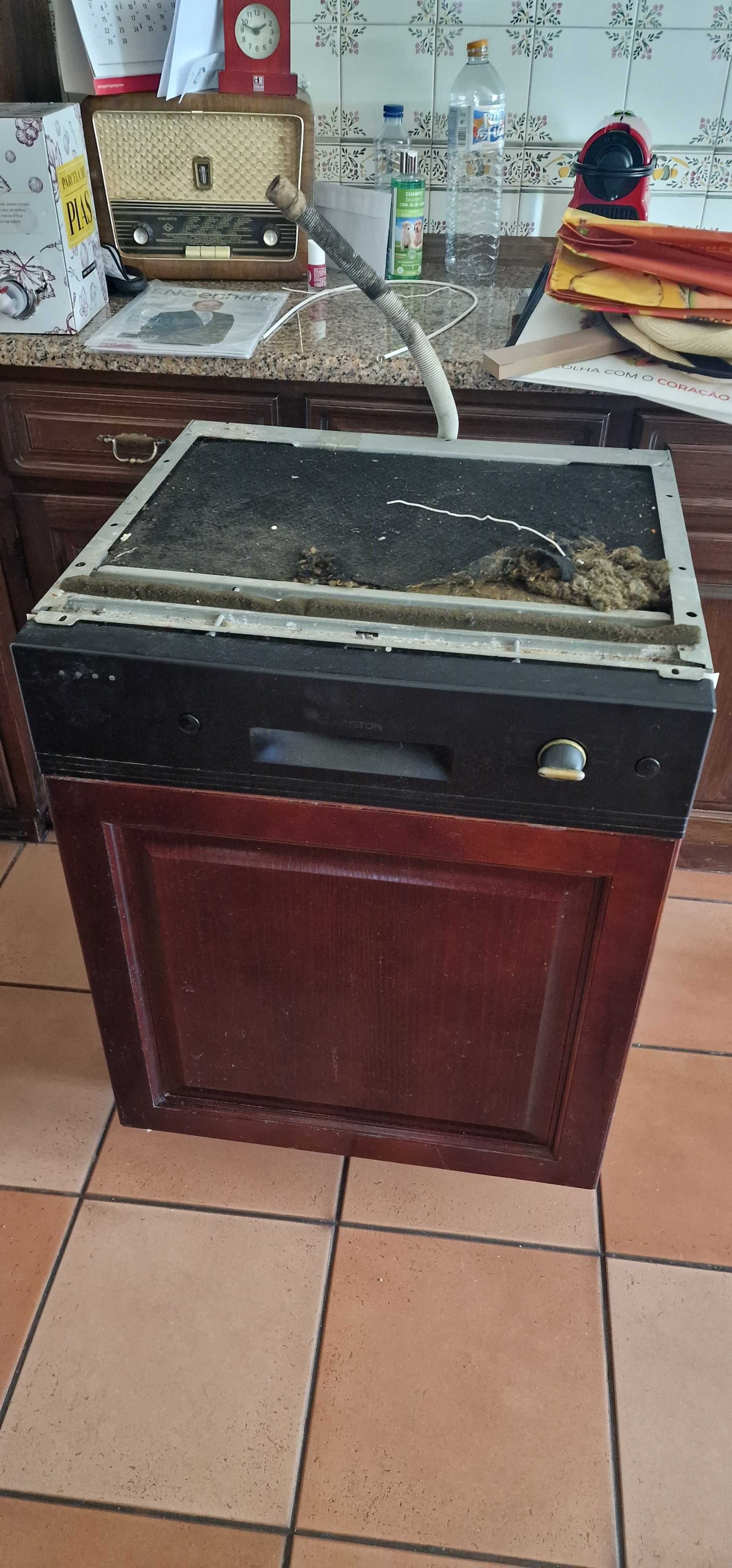 Máquina Lavar Loiça Ariston para peças