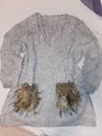 Sweter oversize dekolt w serek futerko