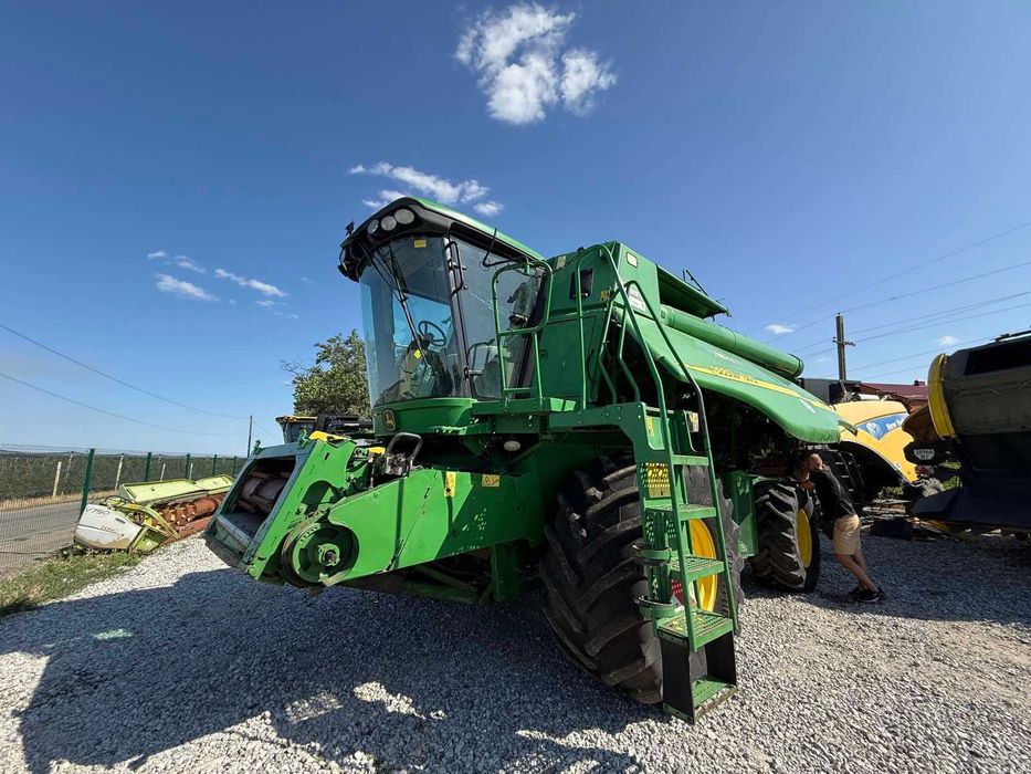 Запчастини до комбайна John Deere 9880i STS