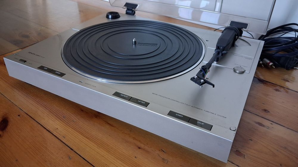 Gramofon DENON DP23F + ARTcessories DJ PRE II + Kabel