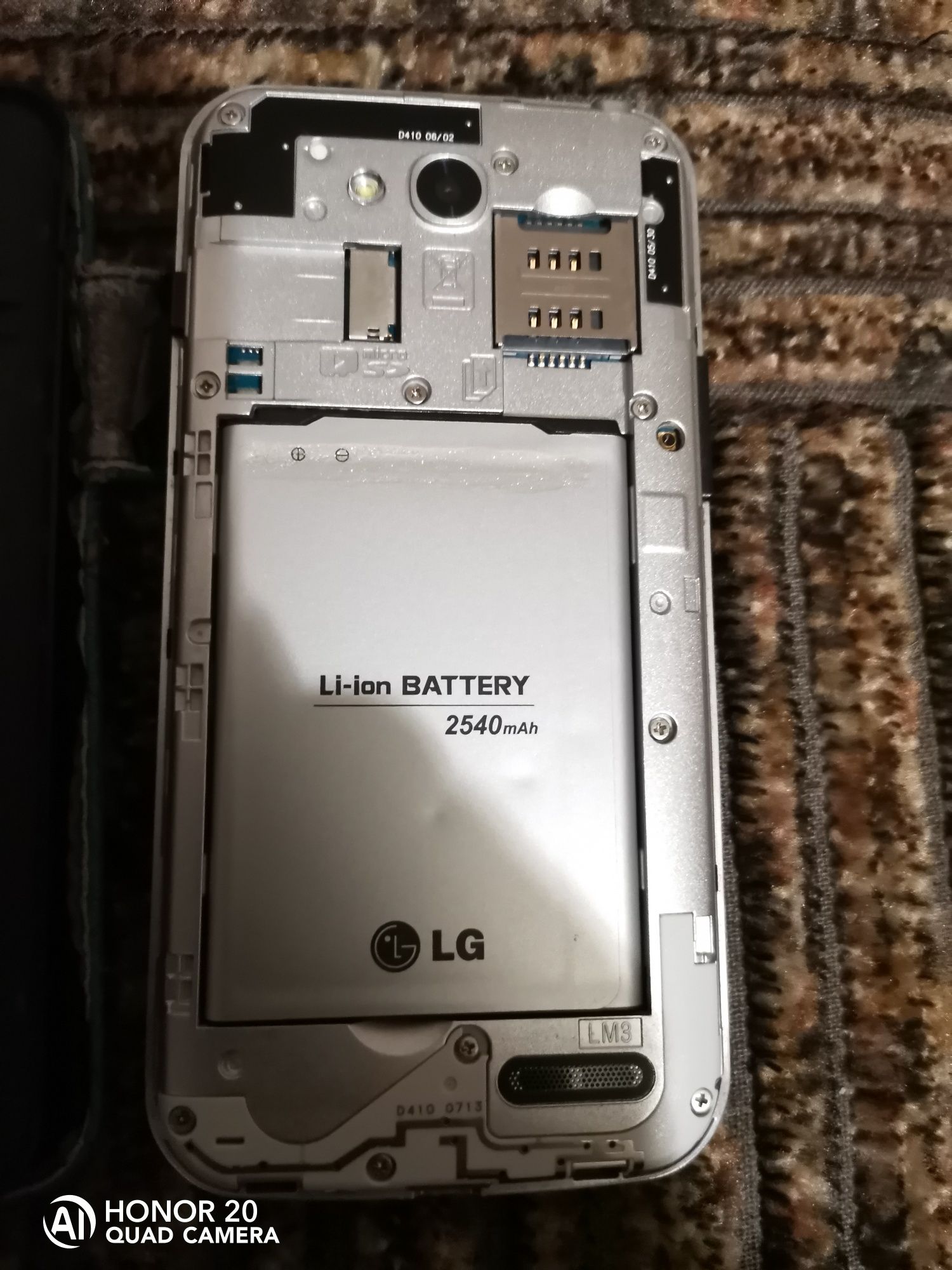 Телефон LG L90 Dual D410