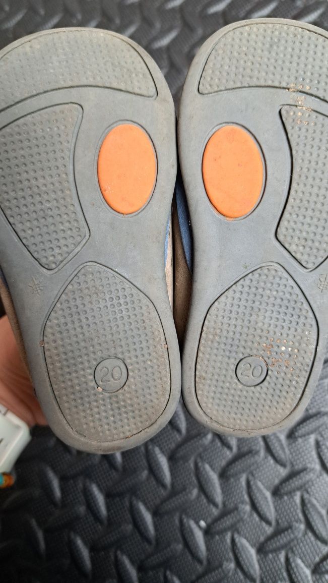 Buty dla chłopca na jesień 20