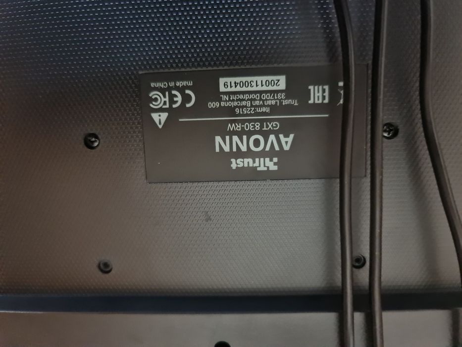 Teclado Gaming TRUST 830-RW Avonn (Membrana - Português - Preto)