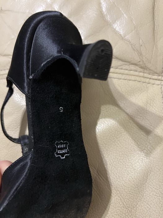 Танцювальні туфельки латина 24 см