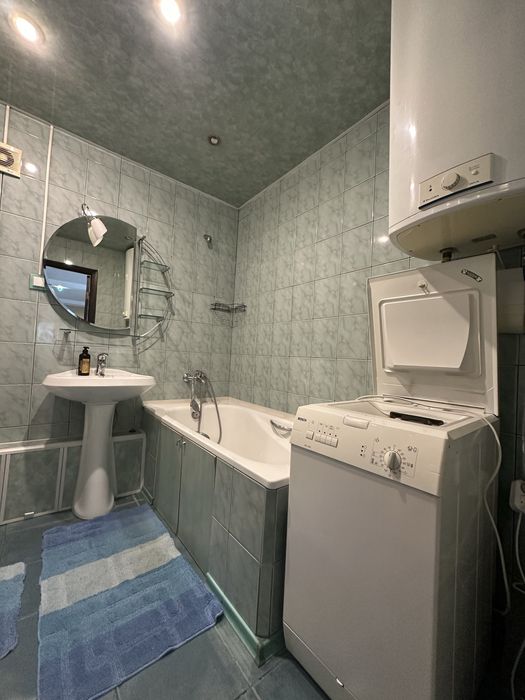 Велика 2к.квартира 62м, с видом на парк, 7/9