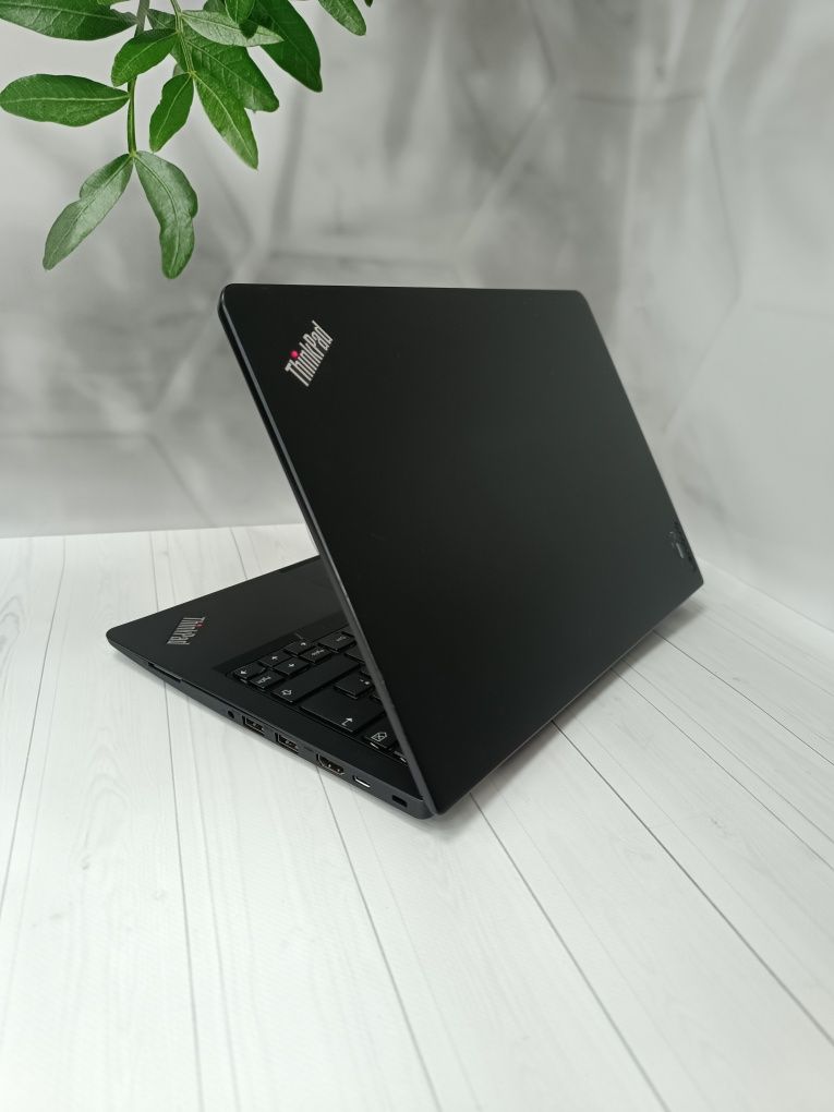 Ноутбук Lenovo ThinkPad 13/i5-6200/8/128/13.2 " HD/Гарантія 9 міс.