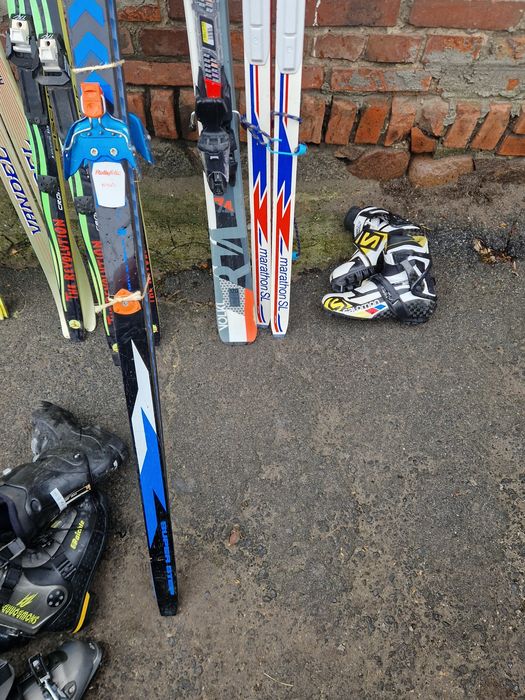 Sprzedam narty kijki i buty