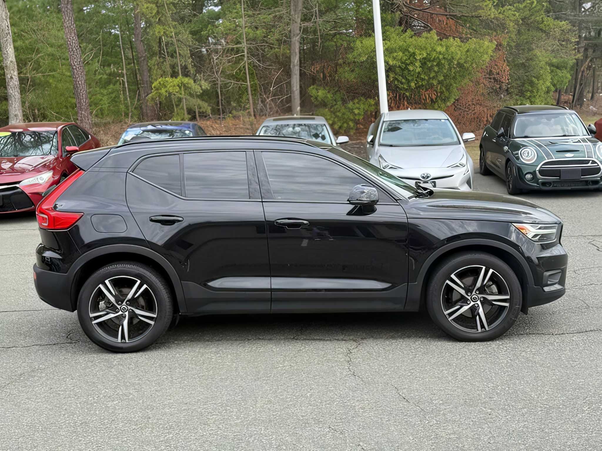 2021 Volvo XC40 T5 R-Design
