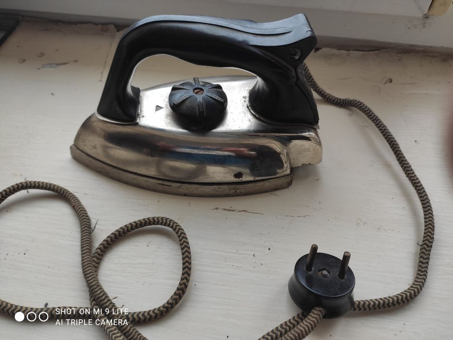 Продам  совдеповский утюг