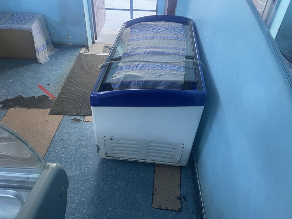 Продам холодильні вітрини