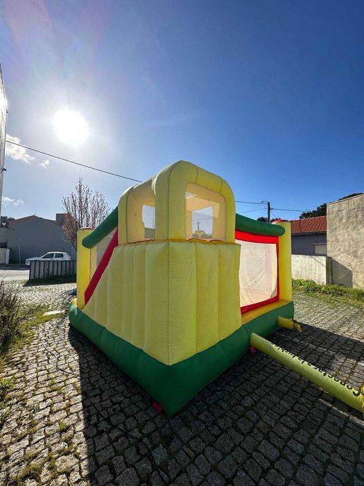 Vendo Insuflável Macaco