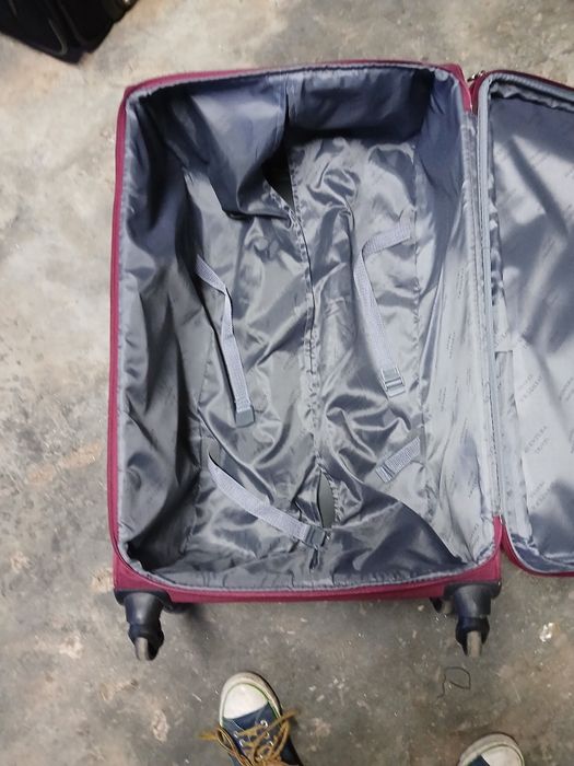 mala de viagem em bom estado