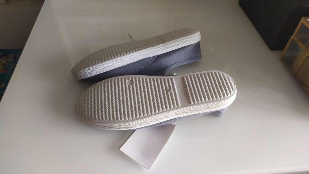 Tênis novos tamanho 35