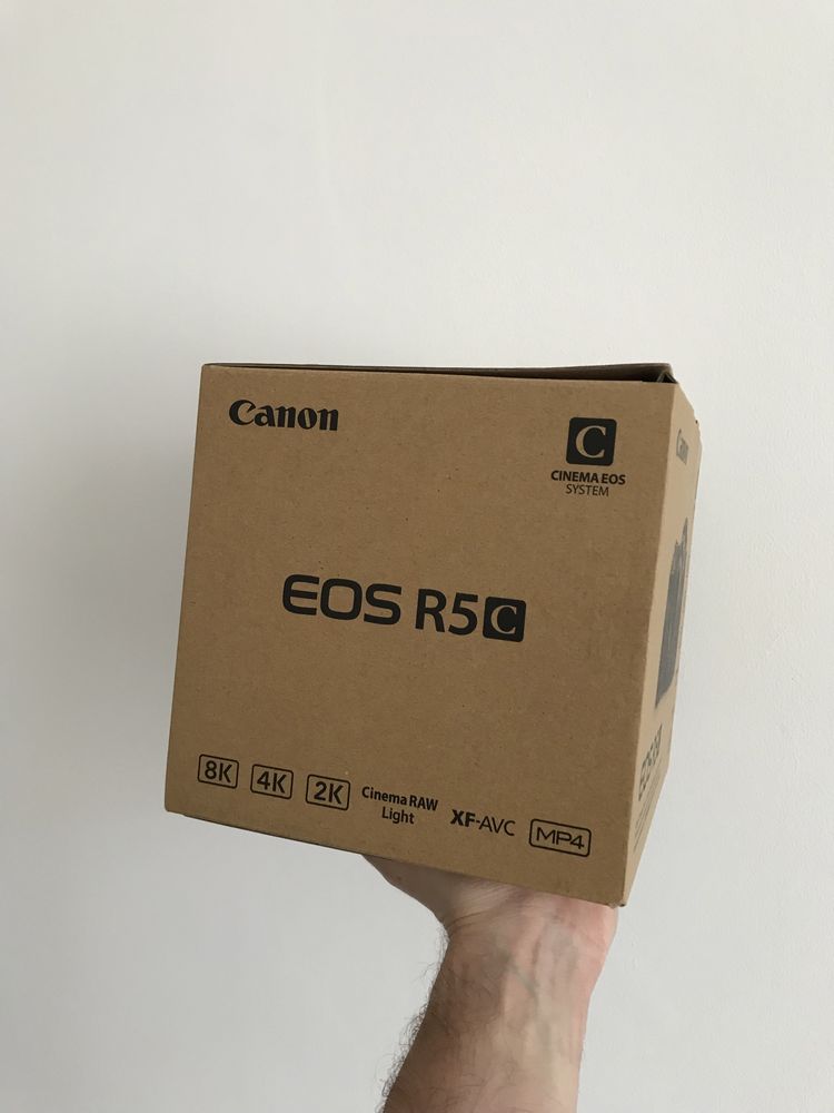 Цифрова 8K кінокамера для фото, відео та кінозйомок Canon EOS R5C