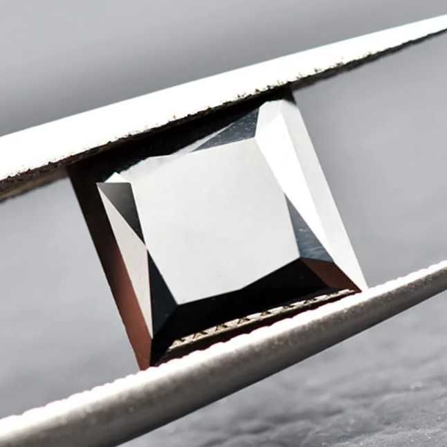 Diament Moissanit Księżniczka 2x2mm-0,08CT VVS1-D