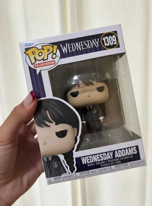 Vendo Funko Pop Wednesday e Deadpool. Novos, nunca tirados da caixa.