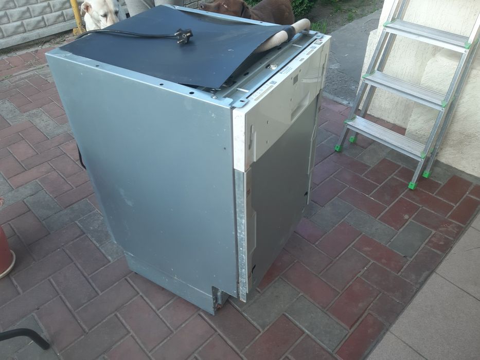 Посудомоная машина Hotpoint Ariston,,состояние-рабочее,документы
