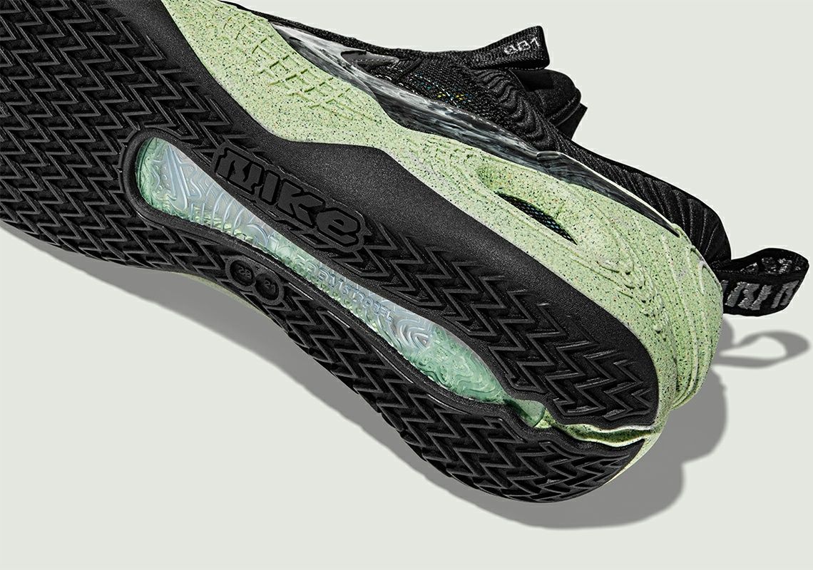 Nike COSMIC unity нові жіночі кросівки розмір 37, 37.5,  38
