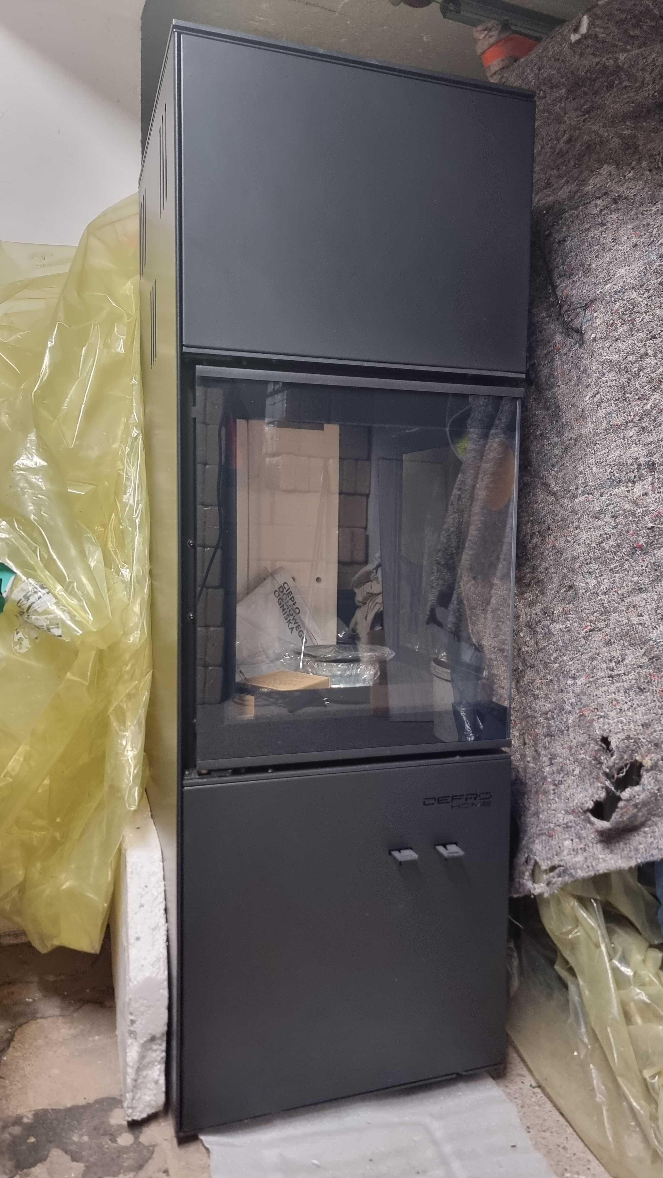 Kominek narożny piecyk wolnostojący DEFRO HOME QUADROOM czarny, nowy.