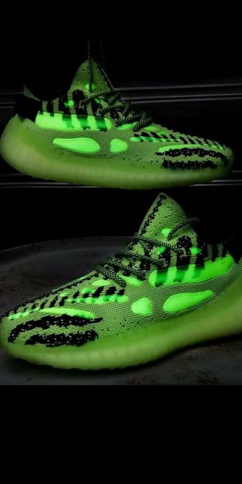 Кросівки чоловічі