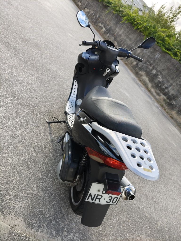 Vendo Moto Pronta a andar