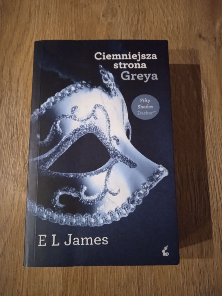 3 części Greya E L James plus dodatek 4 książki