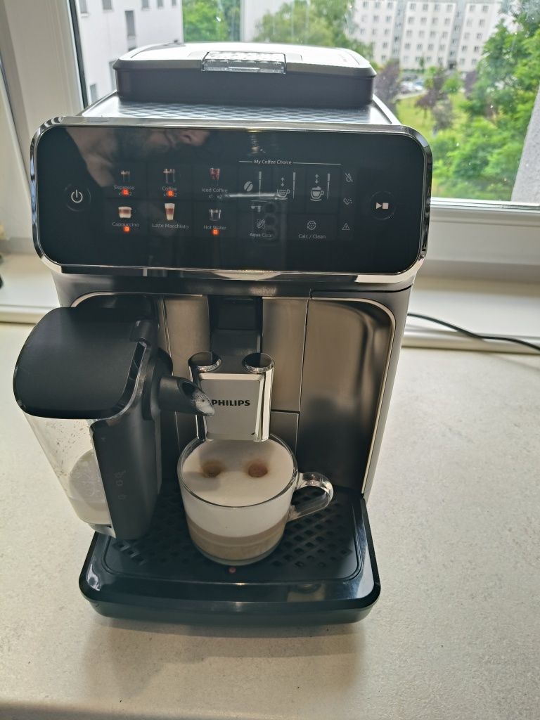 Ekspres ciśnieniowy Philips LatteGo 3300