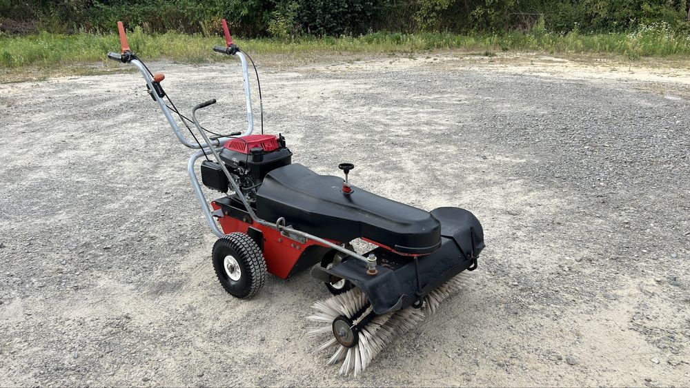 Zamiatarka spalinowa honda