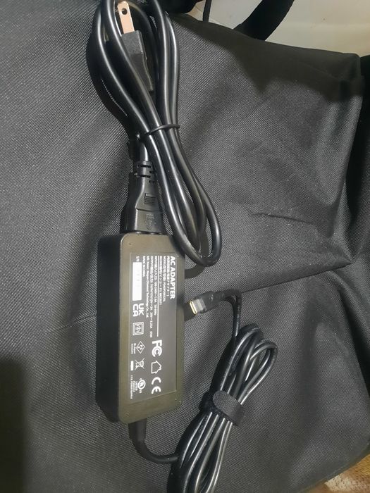 Зарядное устройство для телефонов,  ноутбуков .адаптер