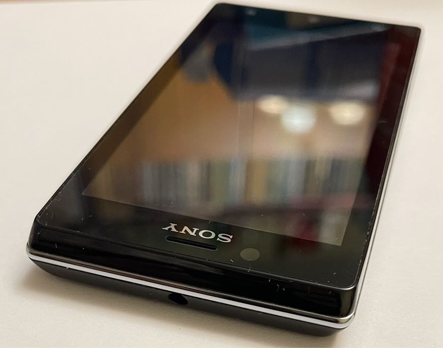 Smartfon kolekcjonerski SONY XPERIA J ST26i jak nowy