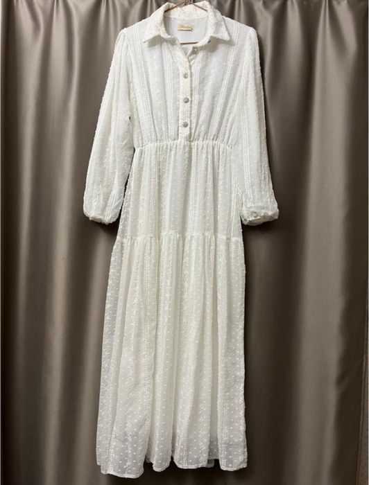 Біла святкова нарядна сукня міді