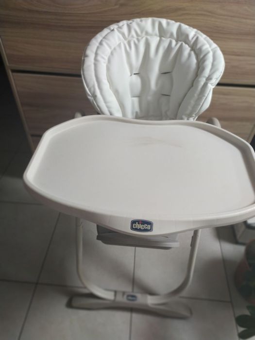 Продам дитячий стільчик для годування chicco