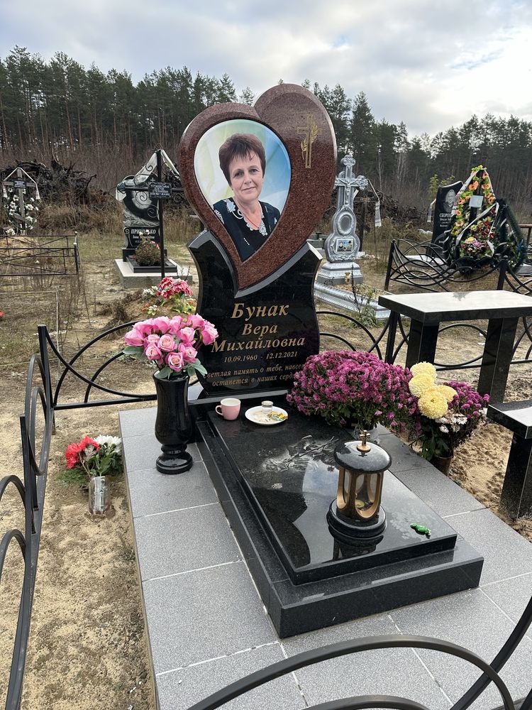 Виготовлення та встановлення гранітних памʼятників.