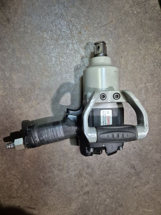 Продам пневмогайковерт Toptul KAAC 3218