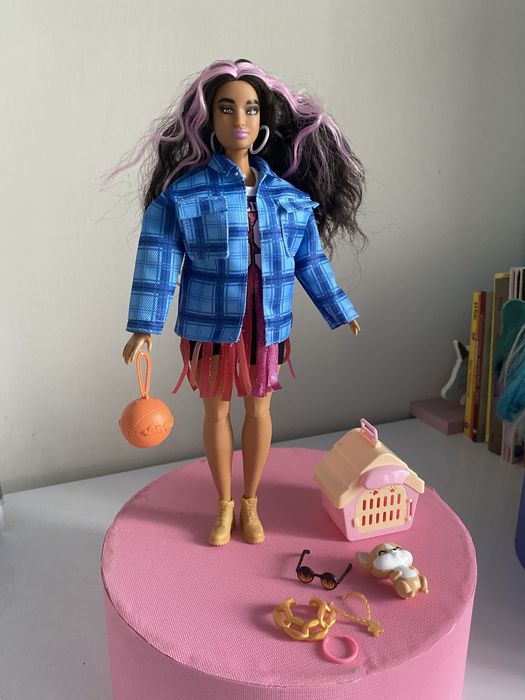 Лялька барбі barbie extra doll екстра в баскетбольній сукні