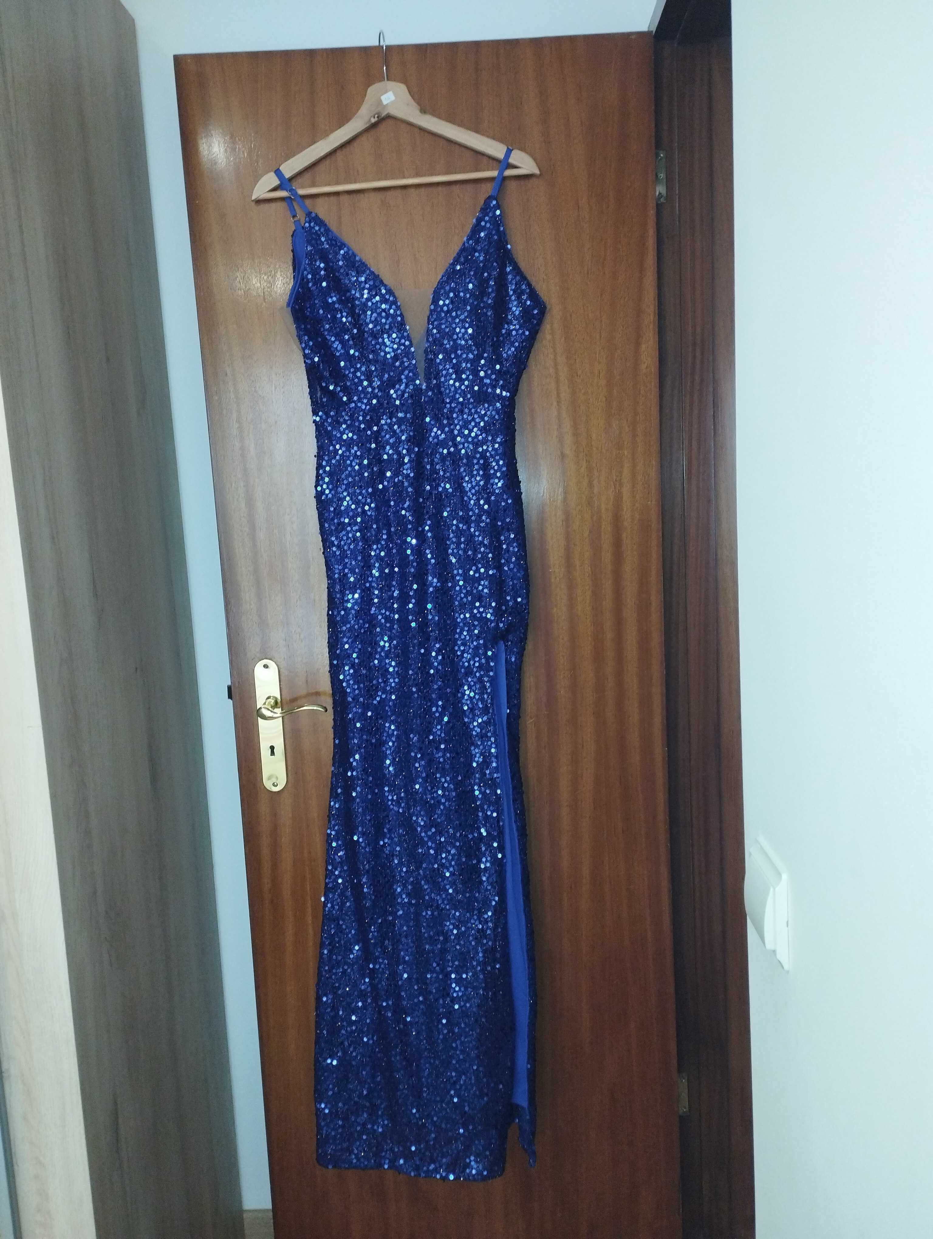 Vendo vestido brilhante em azulão novo tamanho M
