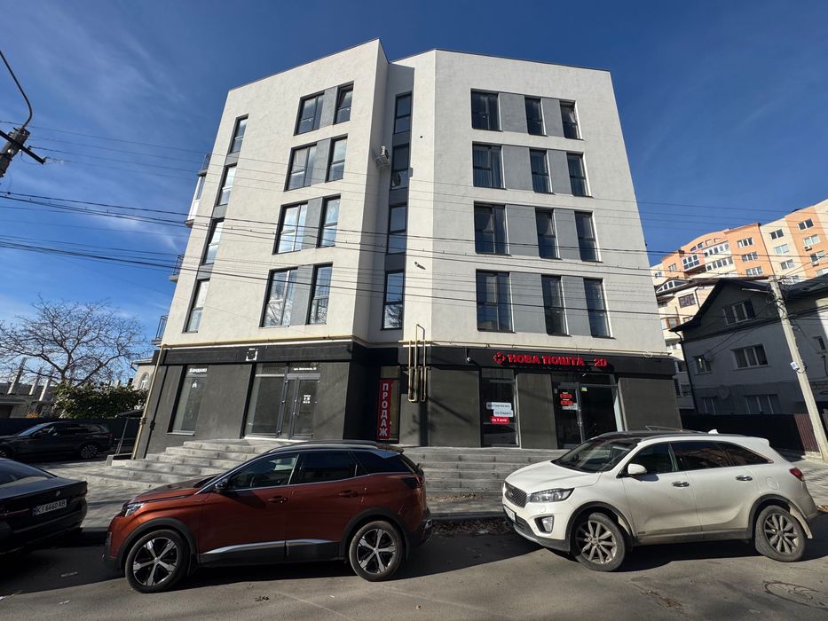 Продам комерційне приміщення в новобудові в центі міста власник