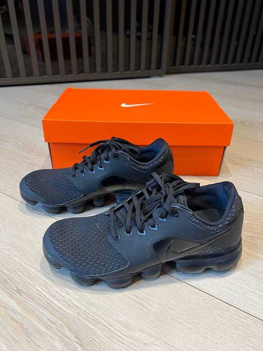 Vapormax nike р.37 23 см чорні