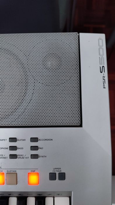 Teaclado arranjador yamaha psr s500 em perfeito estado