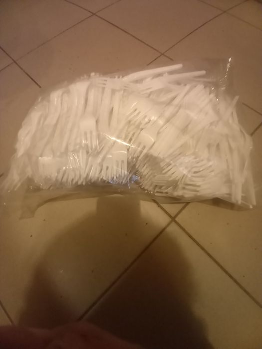 Sprzedam dużą pakę jednorazowych widelczy nowe
