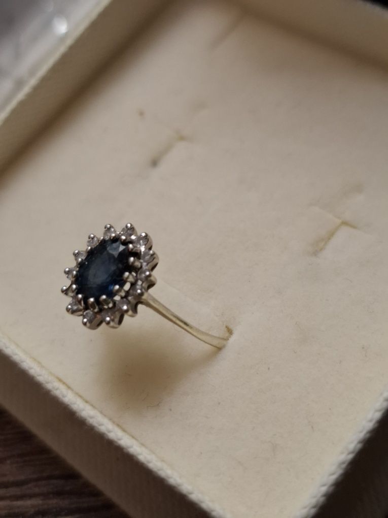 OKAZJA Złoty pierscionek z szafirem 1 ct i diamentami 0.15 ct