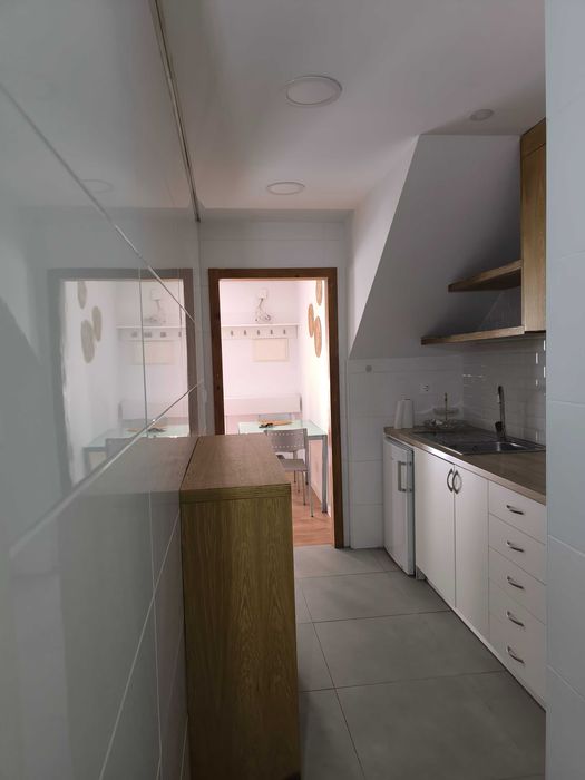 Aluga-se andar-moradia ao Covelo com pátio e lavandaria exterior