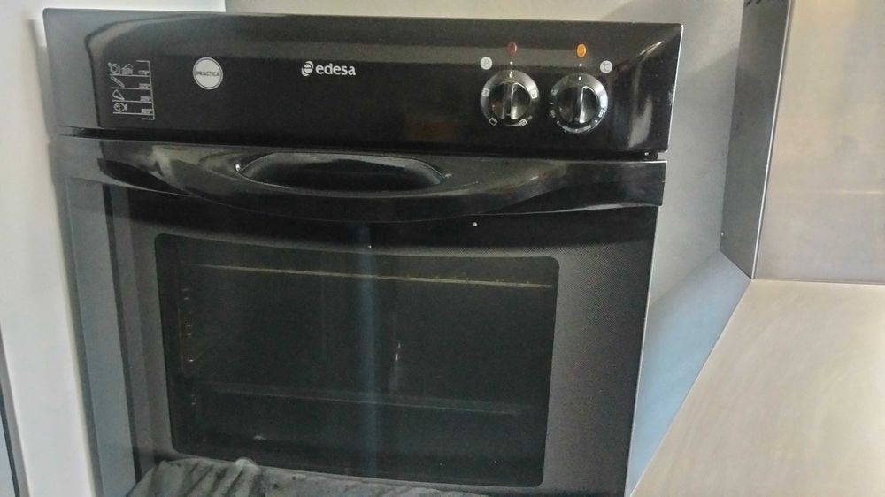 Forno de encastrar a luz