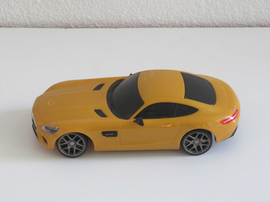 Brinquedo: Mercedes com Comando