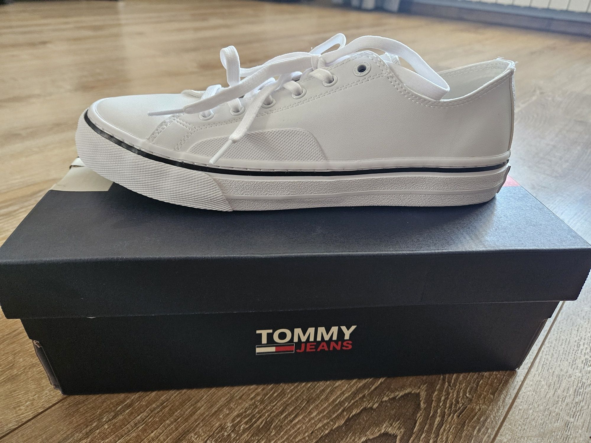 Nowe buty Tommy Jeans