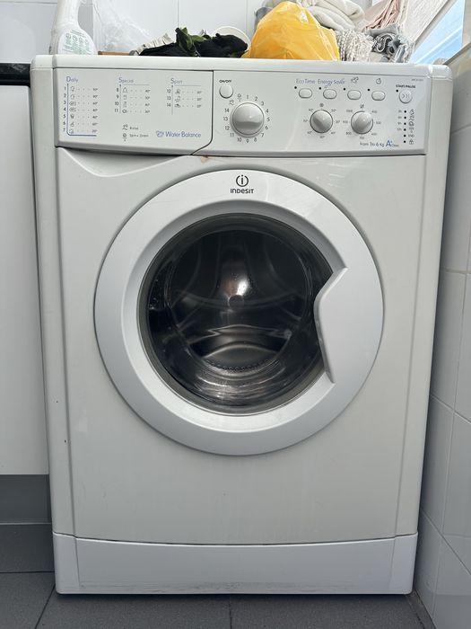 Maquina de roupa indesit