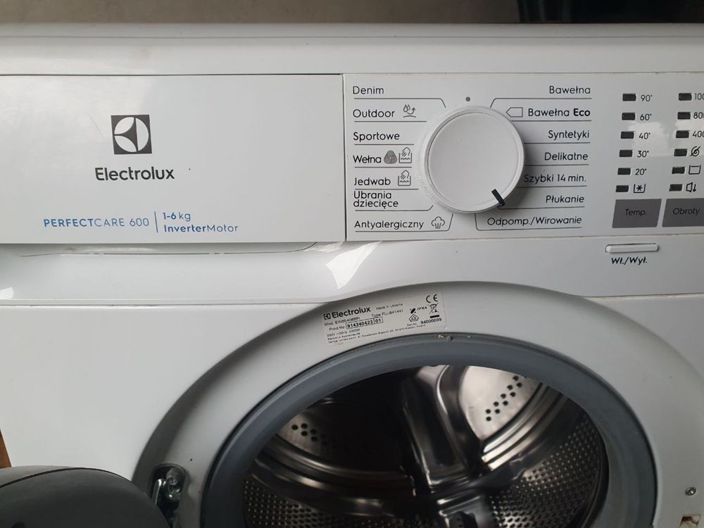 Пральна машина Electrolux EW6S426BPI PerfectCare 600