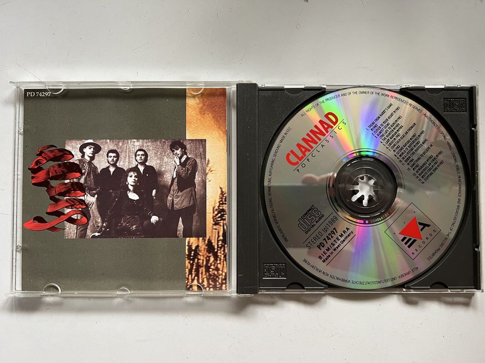 Clannad - Past Present płyta CD