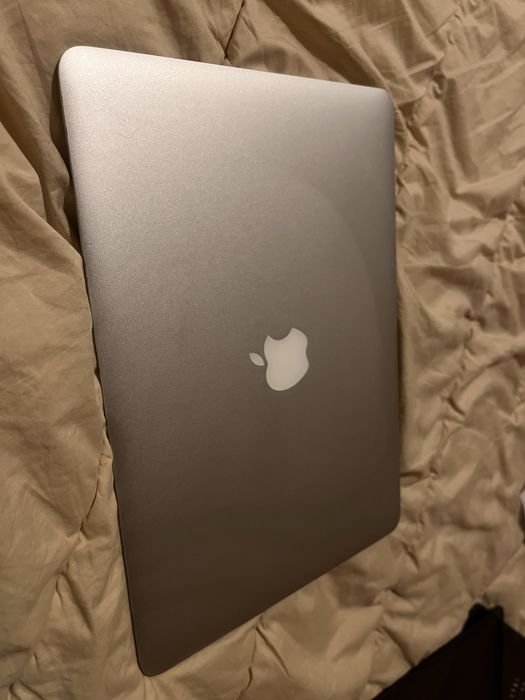 Macbook air 2017, діагональ 13