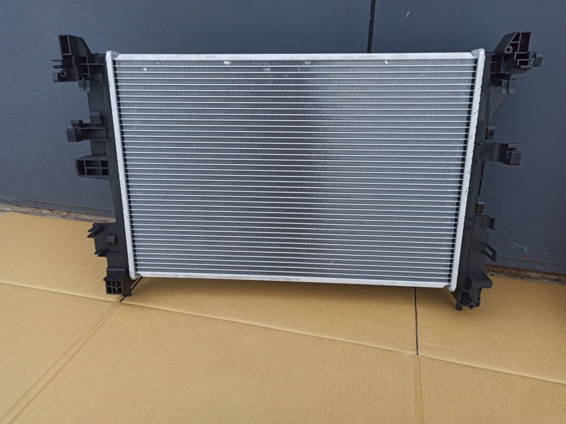 Радиатор Jeep Renegade 2.4, Fiat 500  2014- 68247208AA,68285225AA